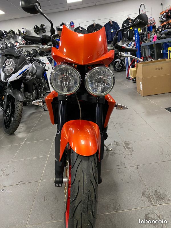 Triumph-Speed-Triple-1050-2008-Orange-Occasion-Phares-Avant