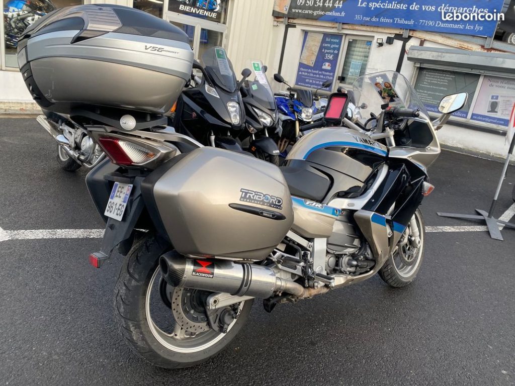 Yamaha 1300 FJR édition limitée Arriere Droit Valise Top Case Occasion SMB Dammarie les Lys Melun 77 Seine et Marne